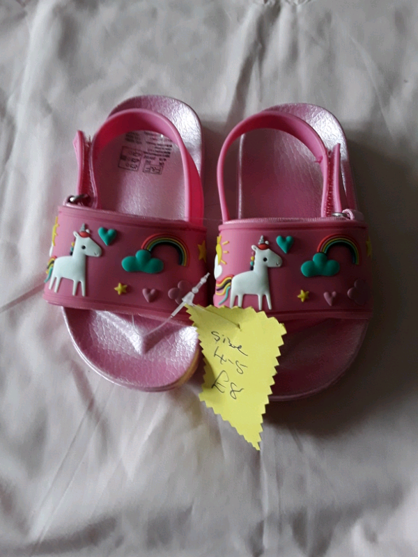 girls sliders size 5